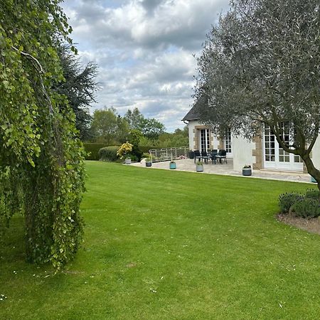 Les Tulipes Bed and Breakfast Antrain Buitenkant foto